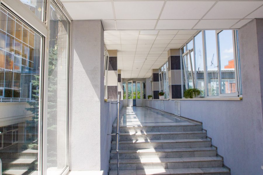 Теплый переход между корпусами в санатории Машук Aква Терм в городе Железноводске - фотография