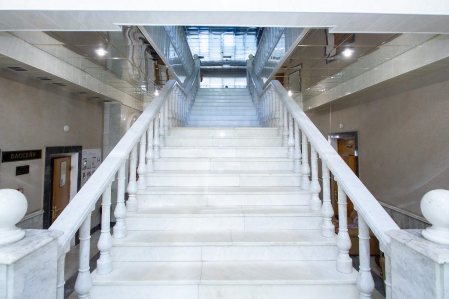 Лестница в санатории Машук Aква Терм в городе Железноводске - фотография