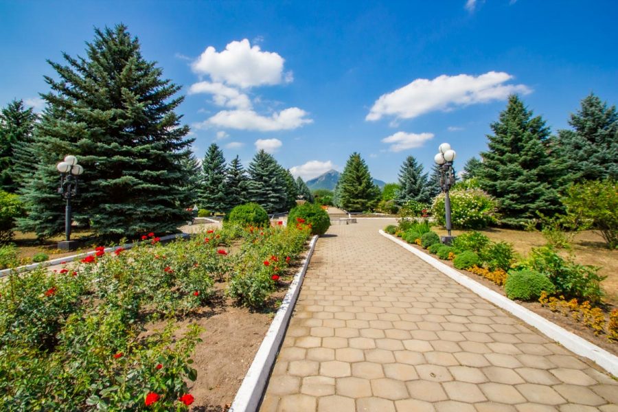 Территория в санатории Машук Aква Терм в городе Железноводске - фотография