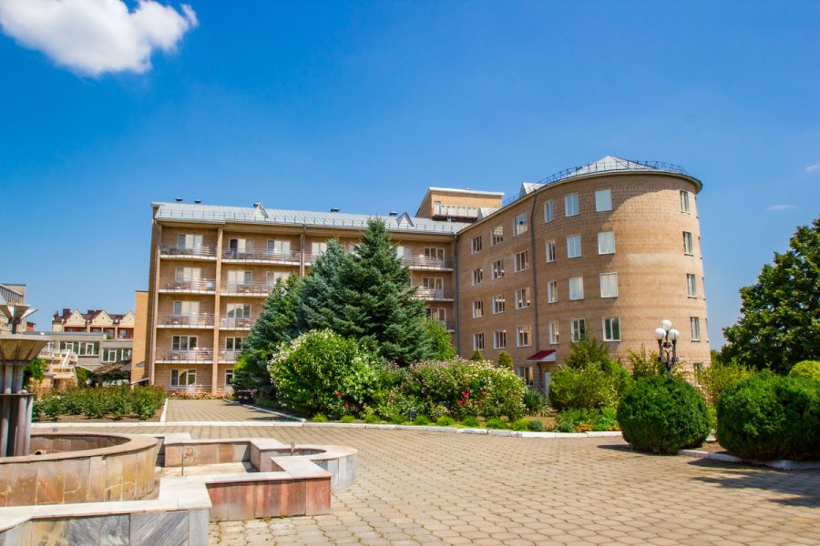 Корпус в санатории Машук Aква Терм в городе Железноводске - фотография