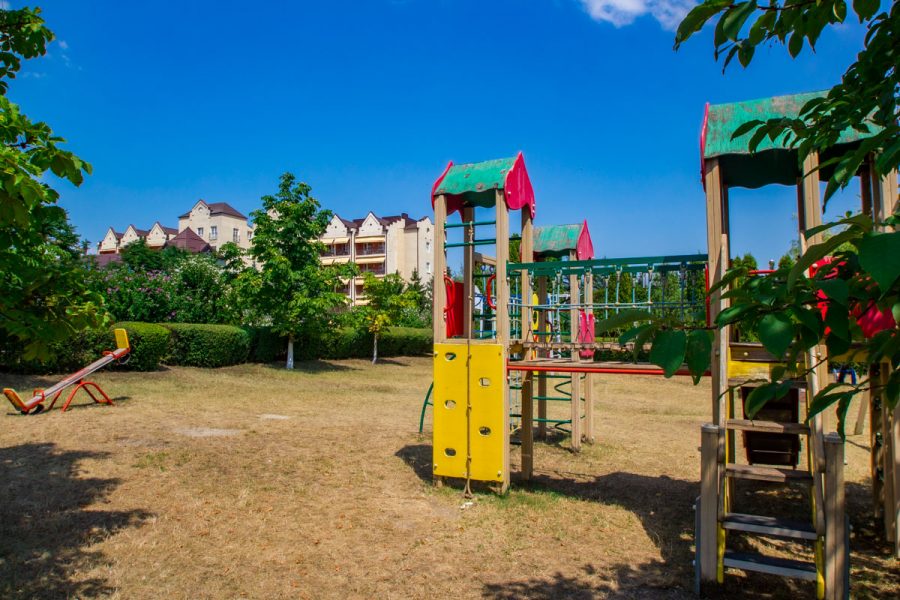 Детская площадка в санатории Машук Aква Терм в городе Железноводске - фотография