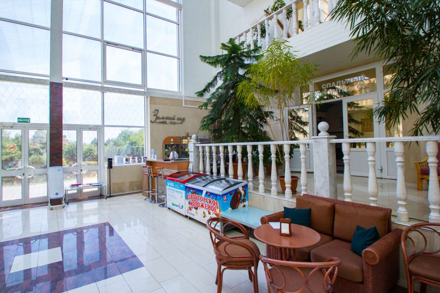 Лобби-бар «Зимний сад» в санатории Машук Aква Терм в городе Железноводске - фотография