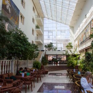 Зимний сад в санатории Машук Aква Терм в городе Железноводске - фотография