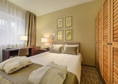 Double plus однокомнатный двухместный (корпус АБ) 4 в санатории Машук Aква Терм в городе Железноводске - фотография