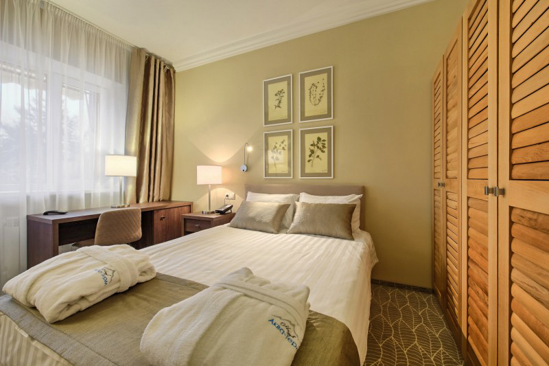 Double plus однокомнатный двухместный (корпус АБ) 4 в санатории Машук Aква Терм в городе Железноводске - фотография