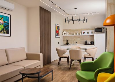 Двухкомнатный номер (Итальянский квартал) в санатории Машук Aква Терм в городе Железноводске - фотография