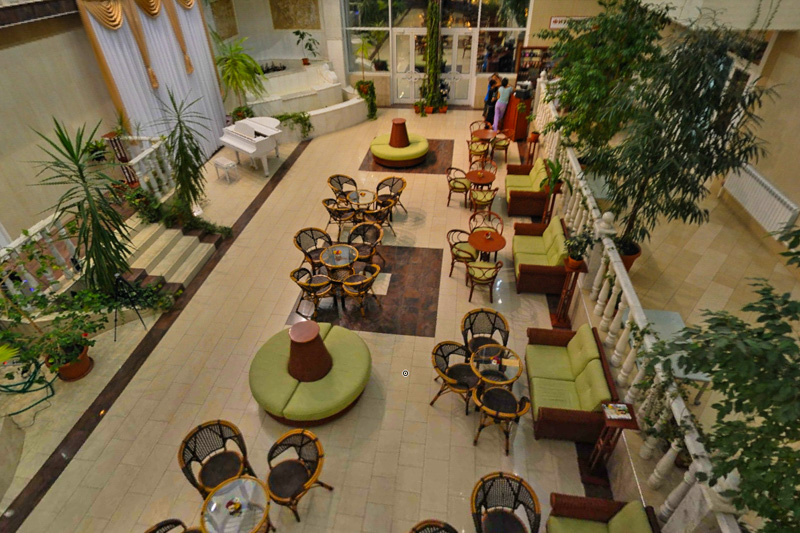 Лобби бар Зимний сад в санатории Машук Aква Терм в городе Железноводске - фотография