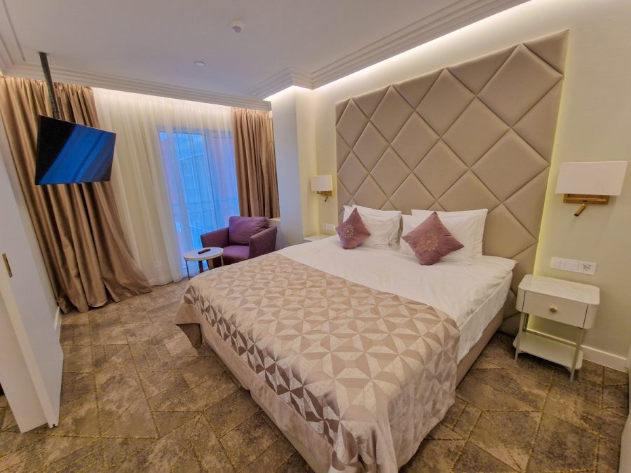 Двухкомнатный номер в санатории Машук Aква Терм в городе Железноводске - фотография