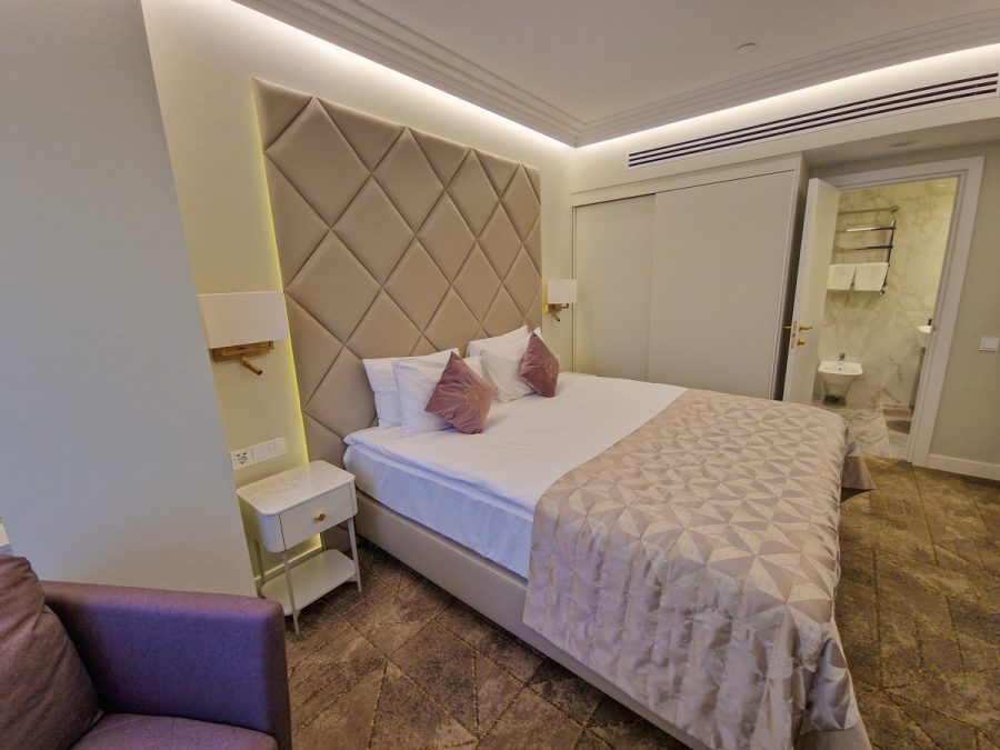 Двухкомнатный номер в санатории Машук Aква Терм в городе Железноводске - фотография