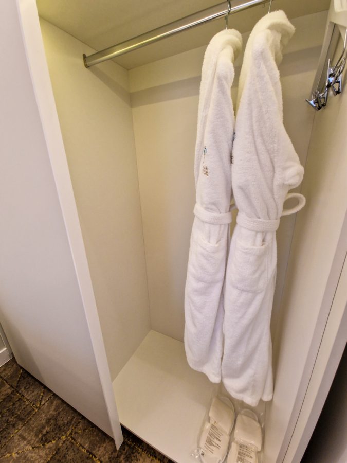 Двухкомнатный номер в санатории Машук Aква Терм в городе Железноводске - фотография