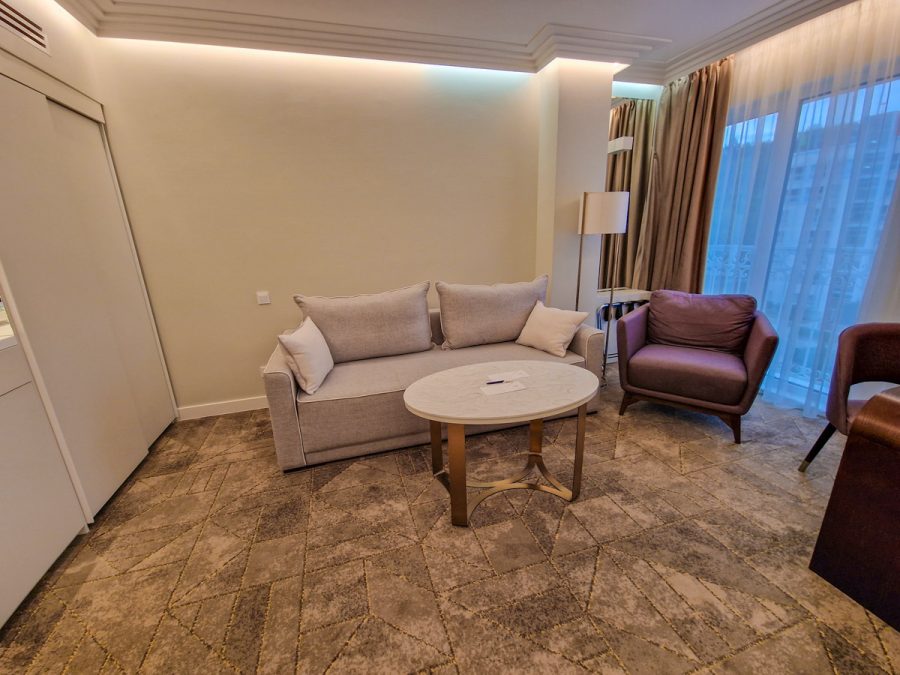 Двухкомнатный номер в санатории Машук Aква Терм в городе Железноводске - фотография