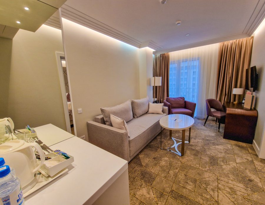 Двухкомнатный номер в санатории Машук Aква Терм в городе Железноводске - фотография