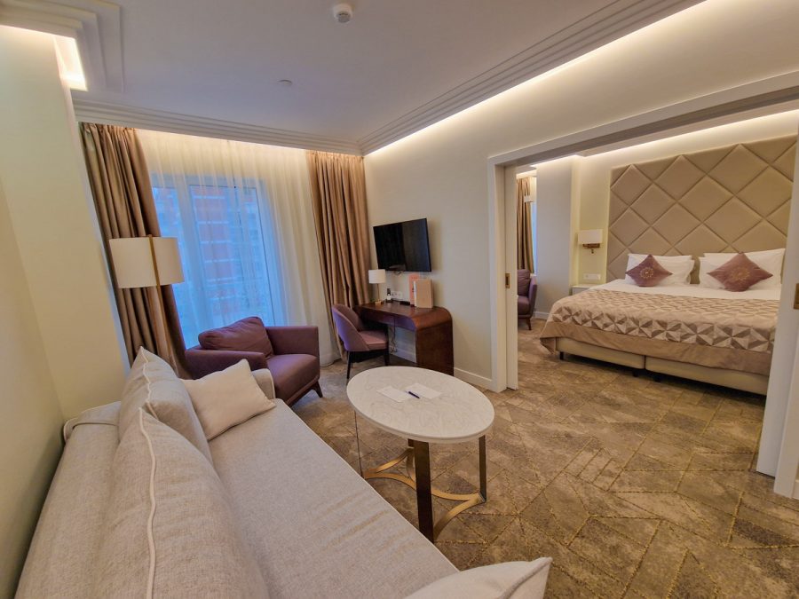 Двухкомнатный номер в санатории Машук Aква Терм в городе Железноводске - фотография