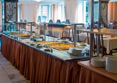 Обеденный зал в санатории Машук Aква Терм в городе Железноводске - фотография