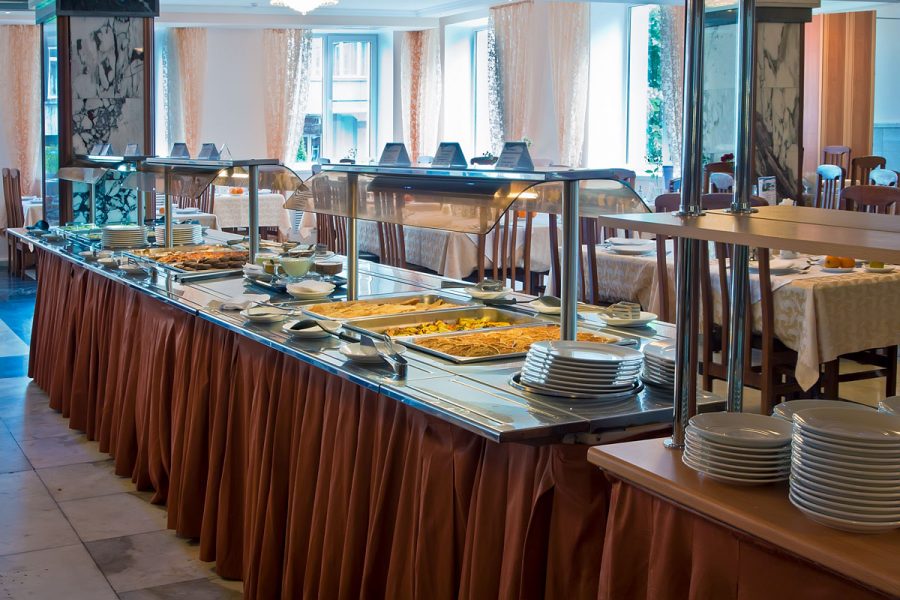 Обеденный зал в санатории Машук Aква Терм в городе Железноводске - фотография