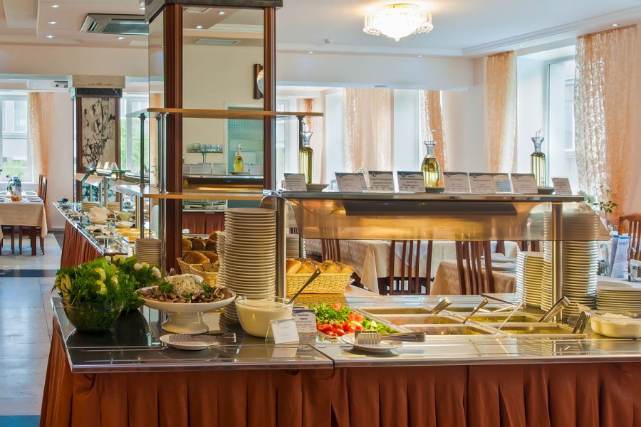 Обеденный зал в санатории Машук Aква Терм в городе Железноводске - фотография