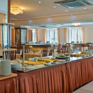 Обеденный зал в санатории Машук Aква Терм в городе Железноводске - фотография