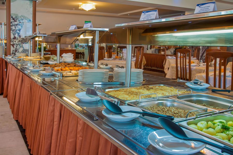 Обеденный зал в санатории Машук Aква Терм в городе Железноводске - фотография