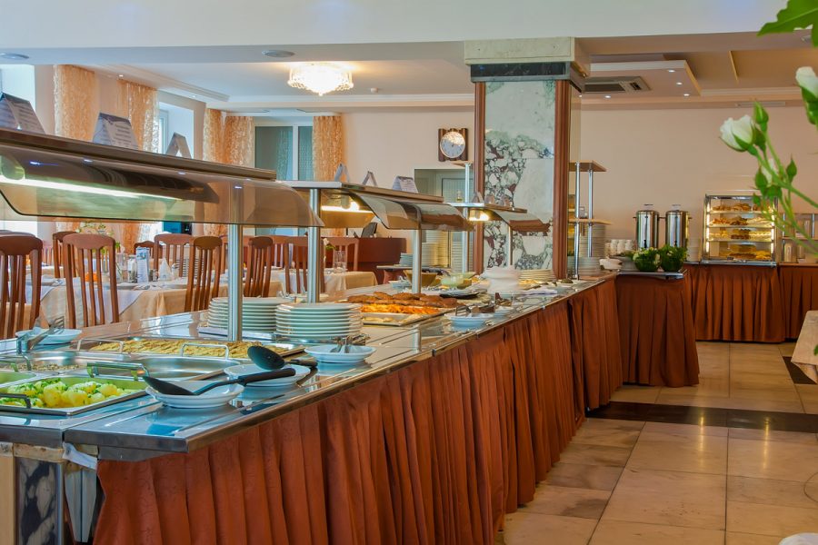 Обеденный зал в санатории Машук Aква Терм в городе Железноводске - фотография