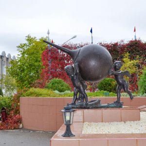 Памятник Клизме в санатории Машук Aква Терм в городе Железноводске - фотография