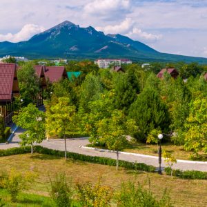 Территория в санатории Машук Aква Терм в городе Железноводске - фотография