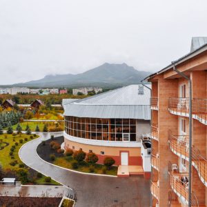 Территория в санатории Машук Aква Терм в городе Железноводске - фотография