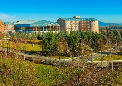 Территория в санатории Машук Aква Терм в городе Железноводске - фотография